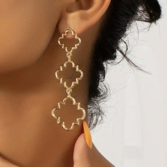 Jewelry - 18k Gold Plated Geometric Drop Earrings